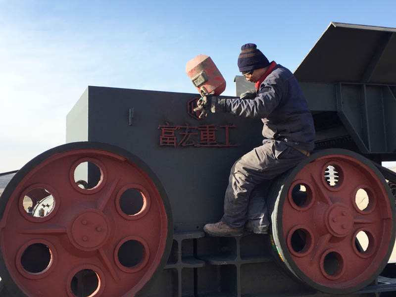 移動(dòng)破碎篩分站廠家 移動(dòng)破碎篩分站廠家